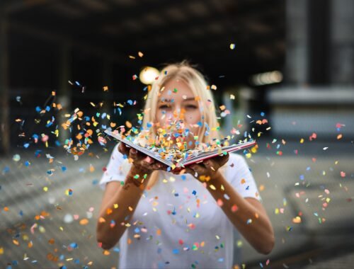 Livre avec Confettis pour le NaNoWriMo !